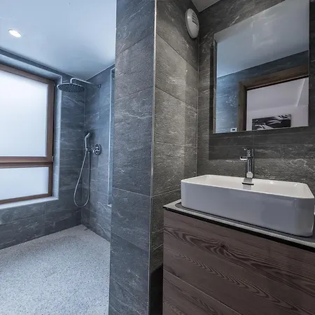 Confortable A - 3 Chambres, 6 Couchages - Fr-1-613a-47 *