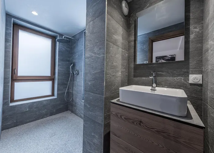 Confortable A - 3 Chambres, 6 Couchages - Fr-1-613a-47 *